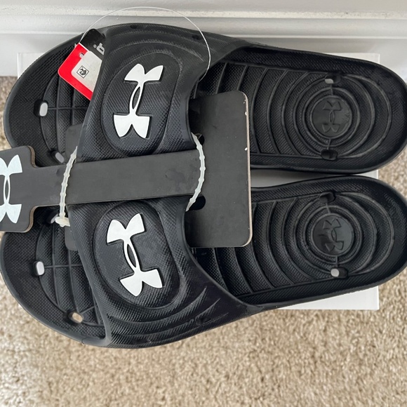 New Men’s Under Armour Slides Black Size 9 - Picture 2 of 3
